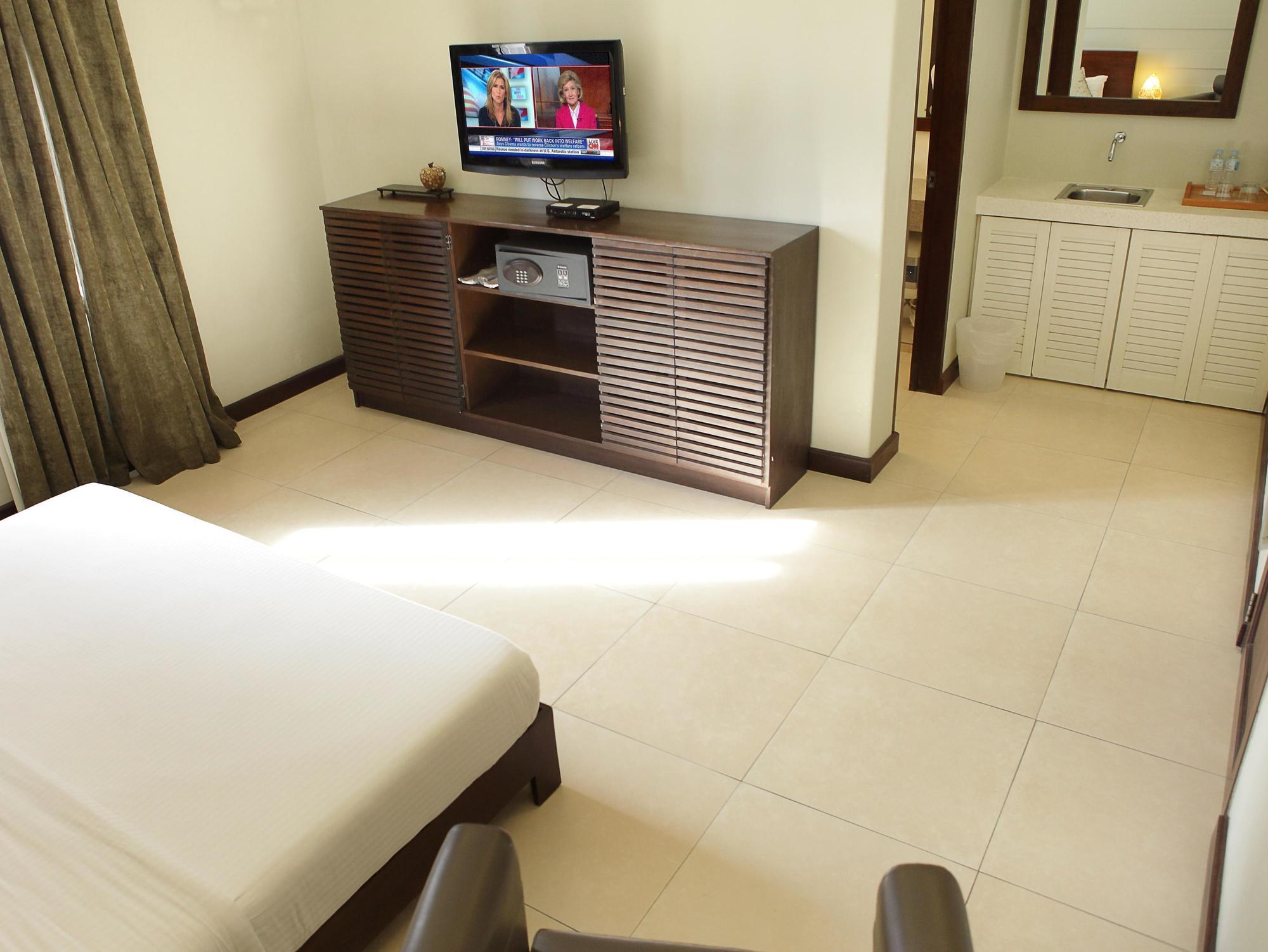 Alba Uno Hotel Cebu Екстериор снимка