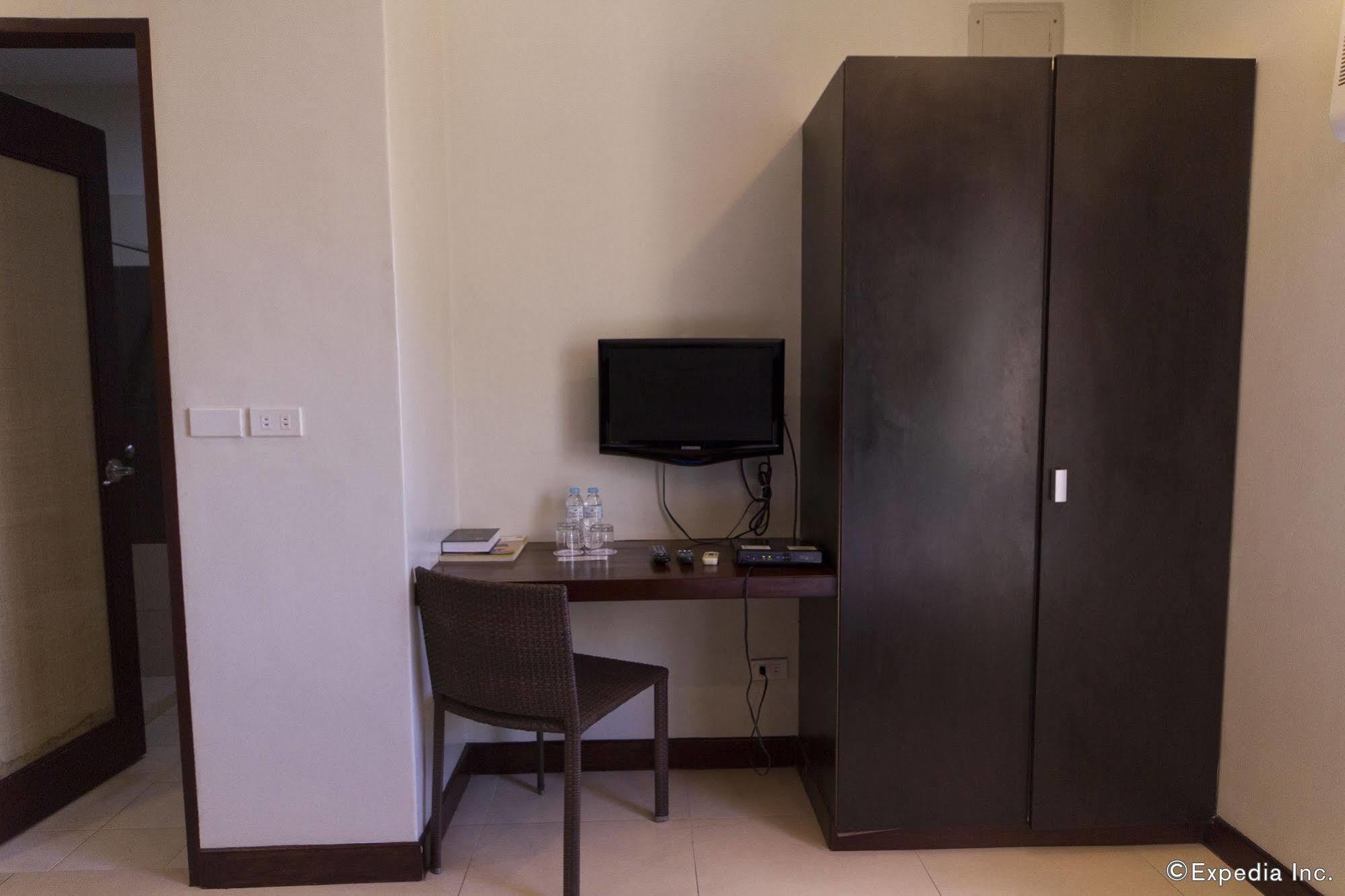 Alba Uno Hotel Cebu Екстериор снимка