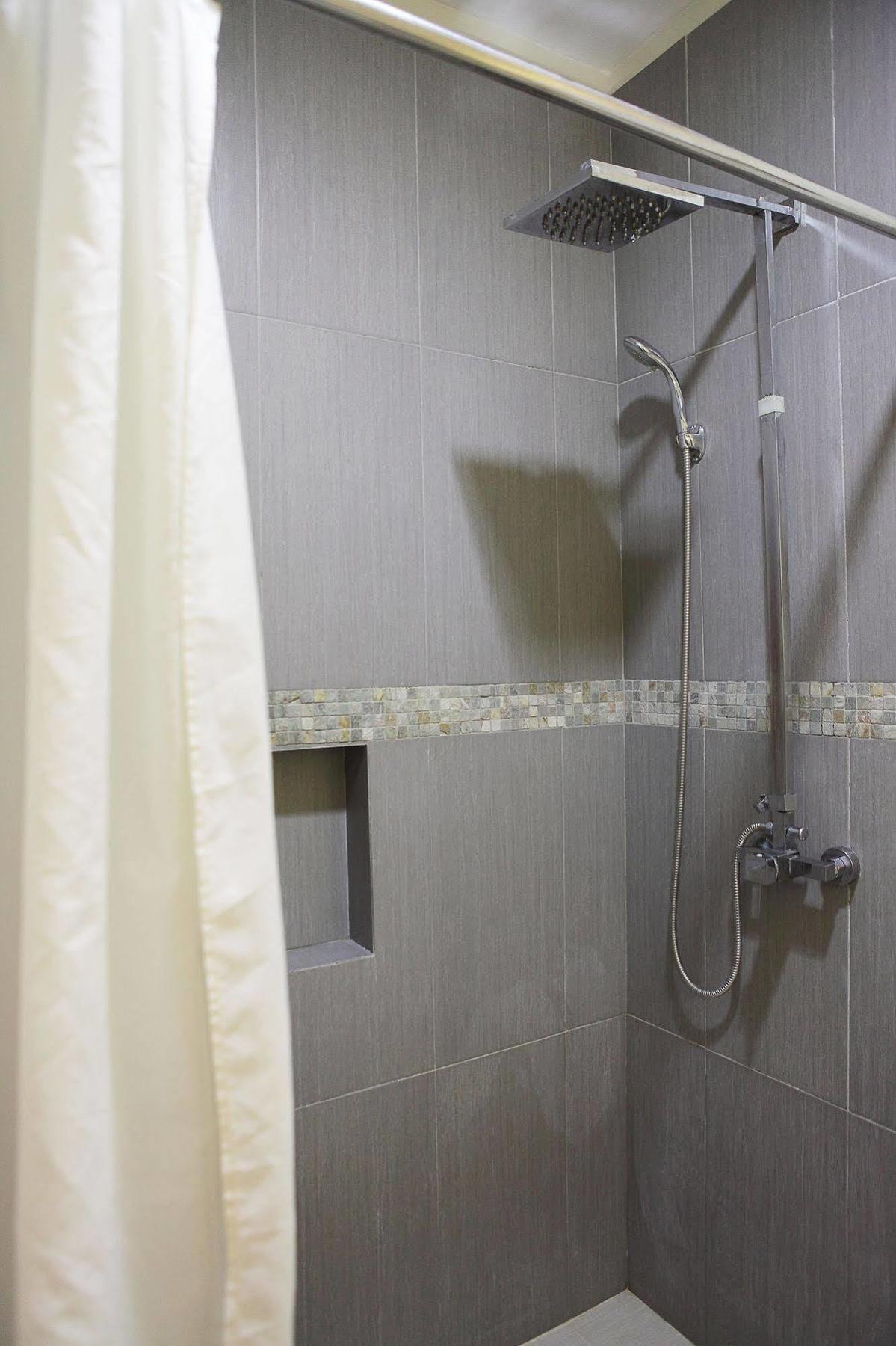 Alba Uno Hotel Cebu Екстериор снимка