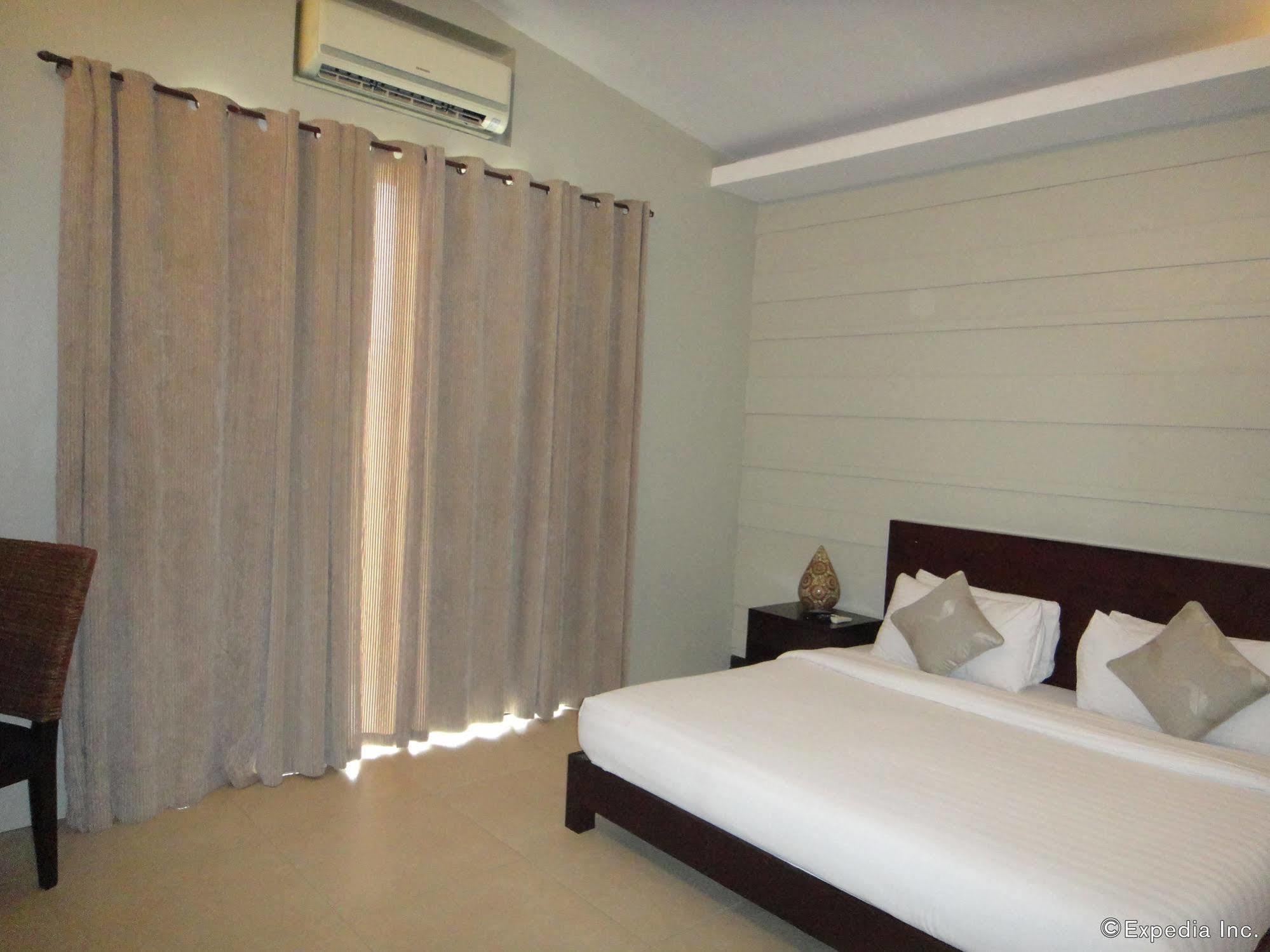 Alba Uno Hotel Cebu Екстериор снимка