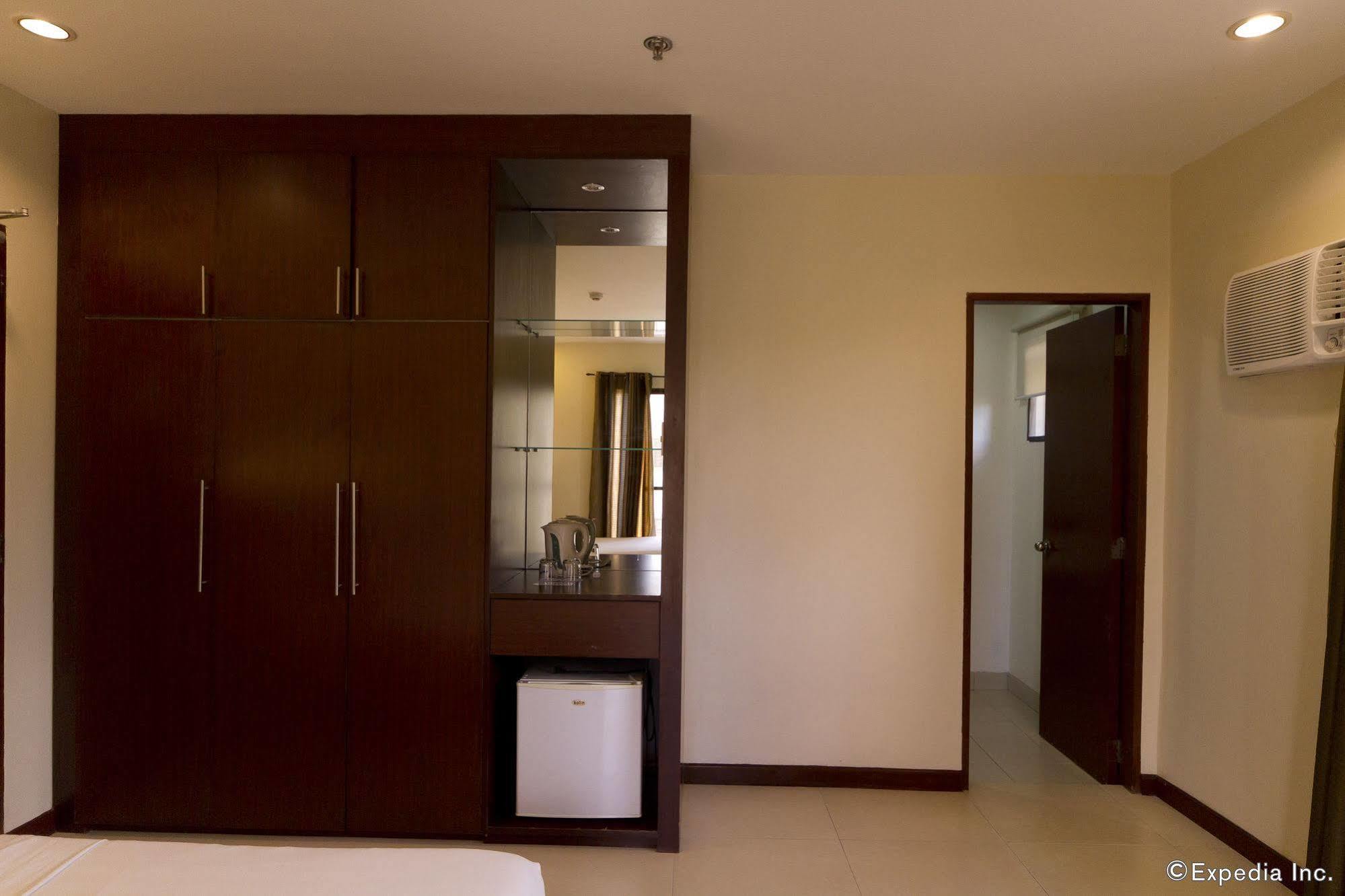 Alba Uno Hotel Cebu Екстериор снимка