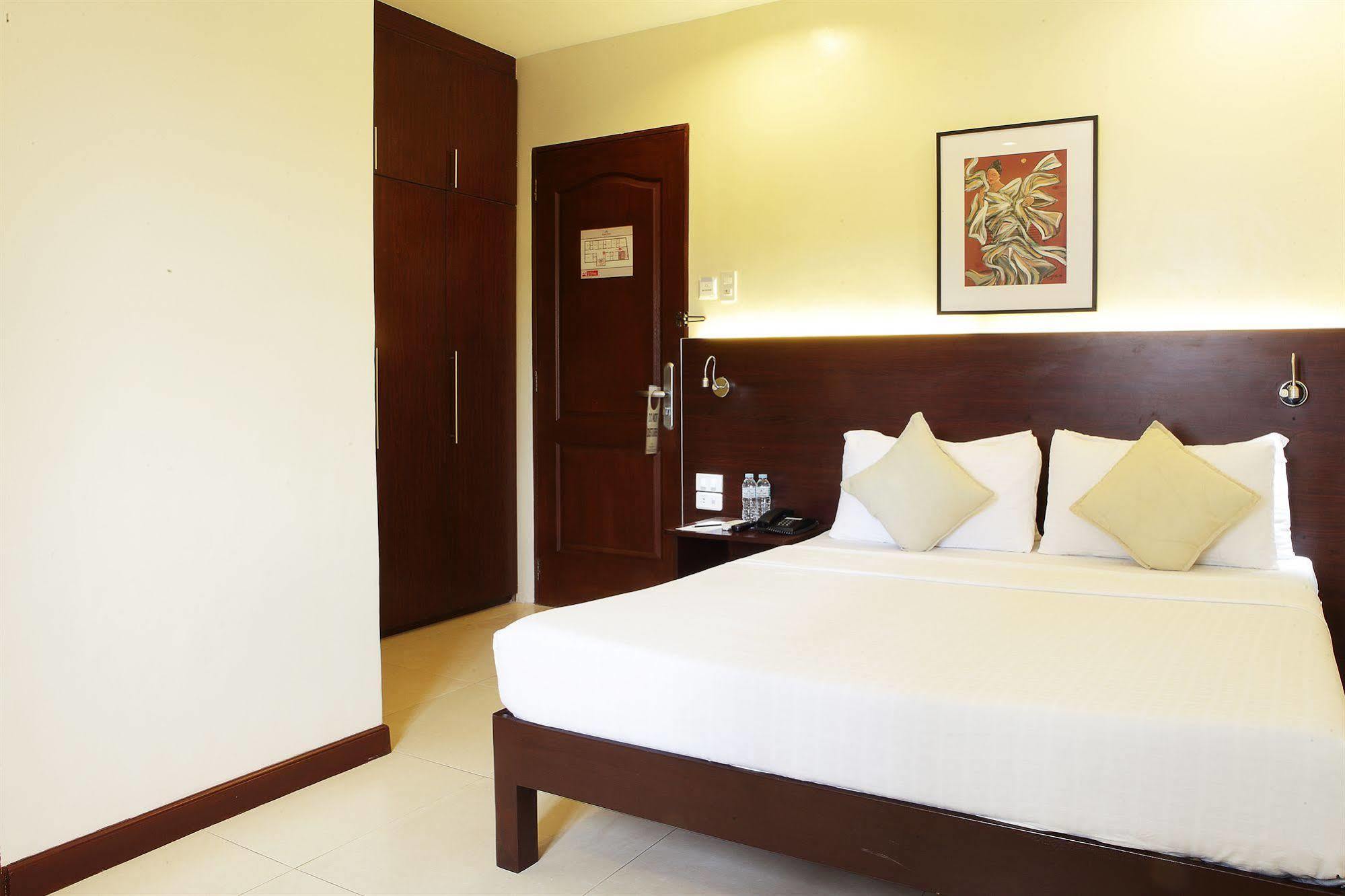 Alba Uno Hotel Cebu Екстериор снимка