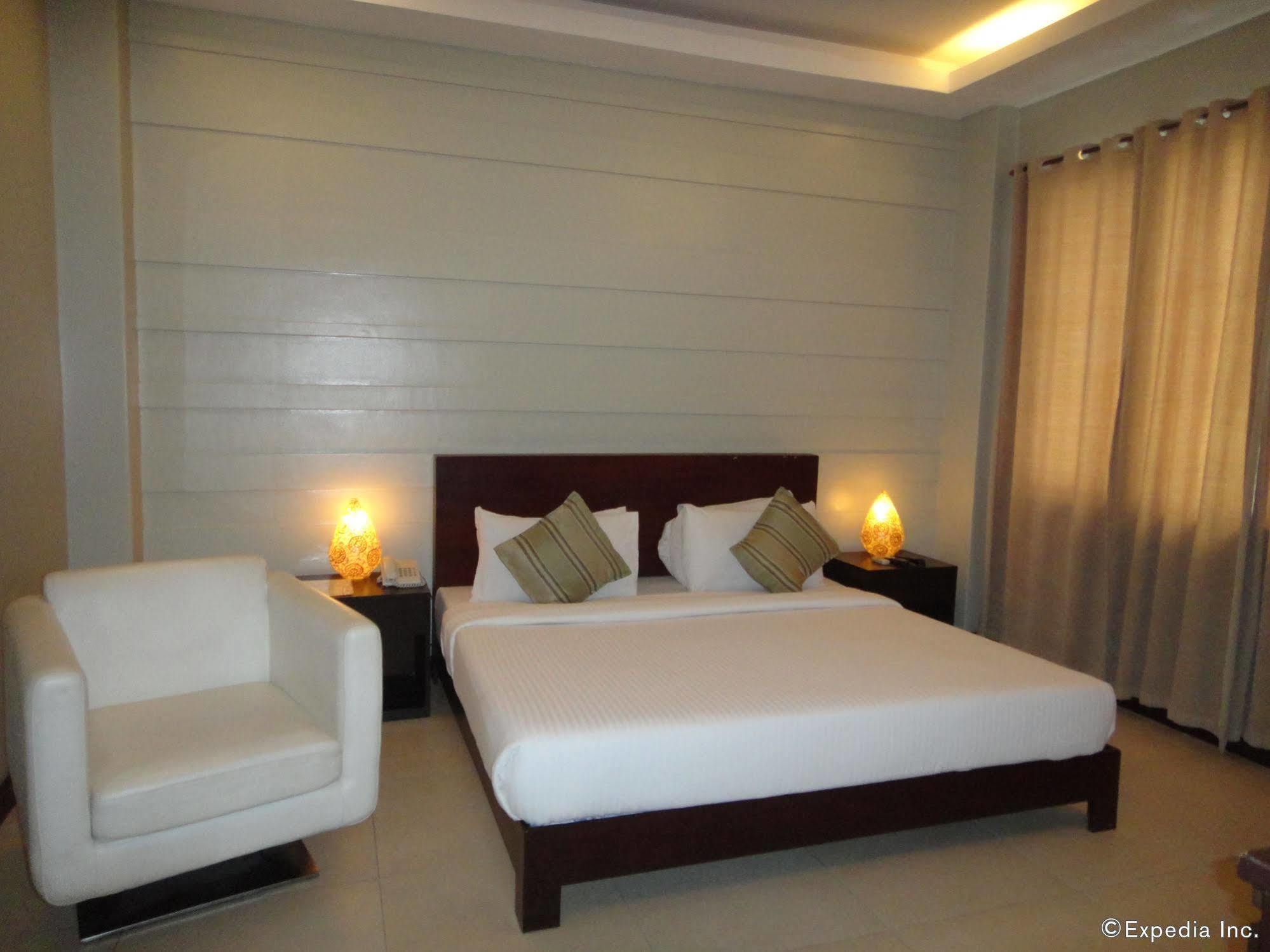 Alba Uno Hotel Cebu Екстериор снимка