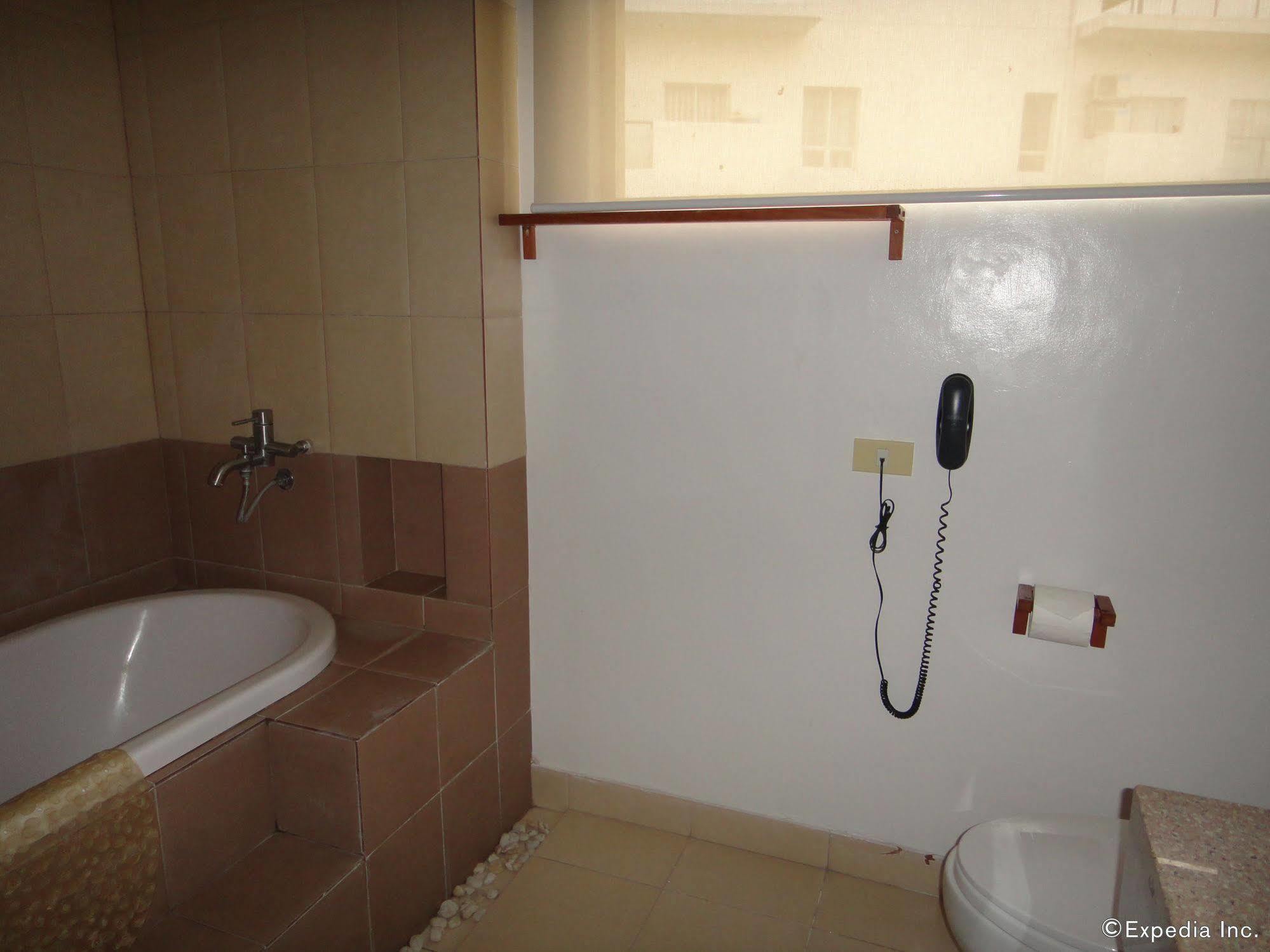 Alba Uno Hotel Cebu Екстериор снимка